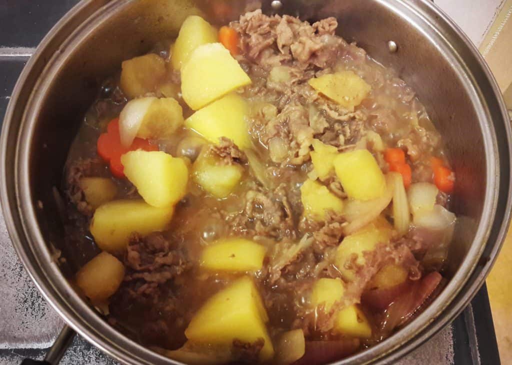 Nikujaga (肉じゃが) – mięso z ziemniakami