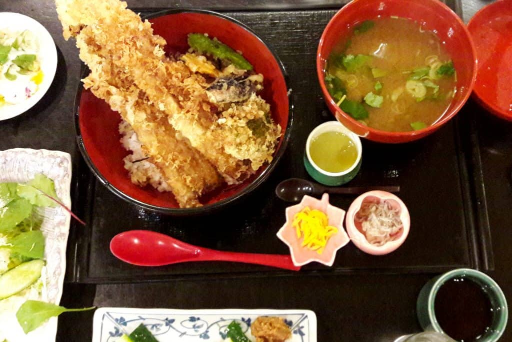 Donburi (丼)
