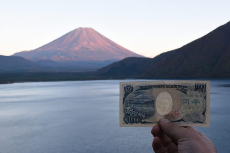 Jezioro Motosuko (本 栖 湖) – widok na banknocie 1000 jenów