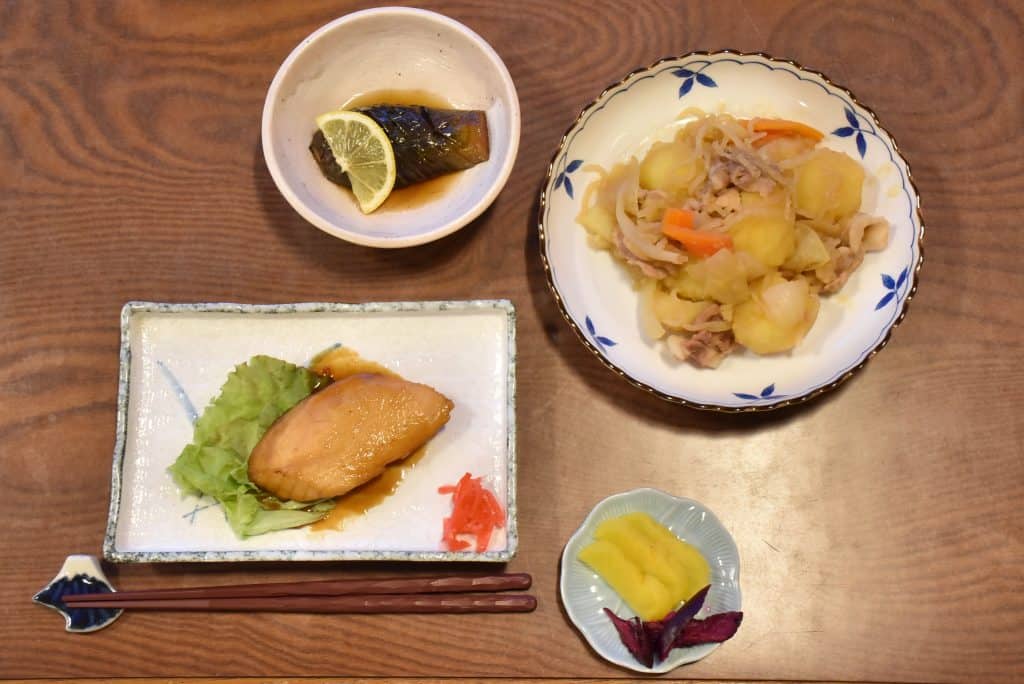 Nikujaga (肉じゃが) – mięso z ziemniakami