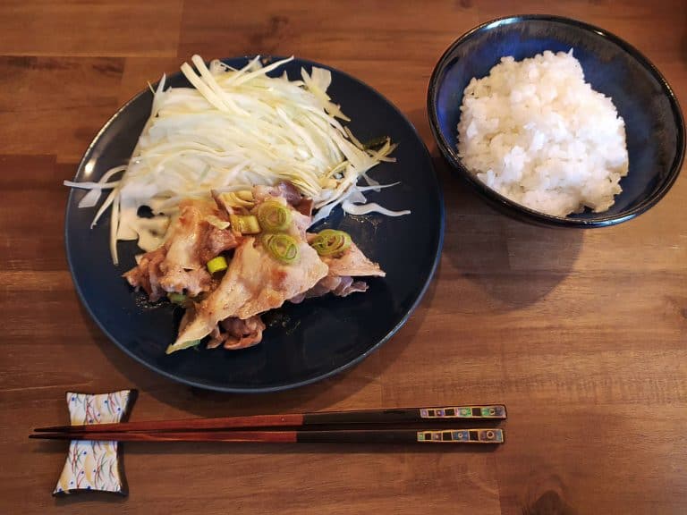 Buta no shōgayaki (豚の生姜焼き) – wieprzowina w imbirze