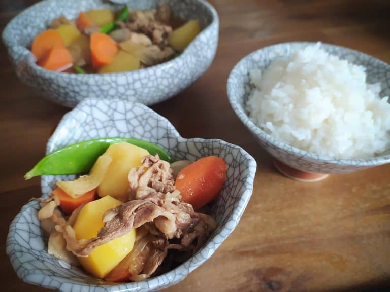 Nikujaga (肉じゃが) – mięso z ziemniakami