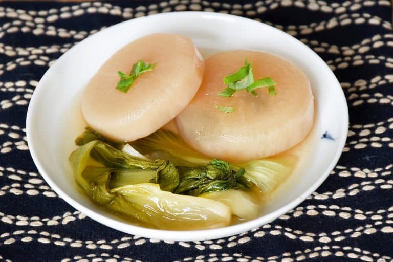 Daikon no Nimono (大根の煮物) – duszona rzodkiew daikon
