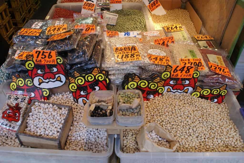 Setsubun (節分) – święto rzucania fasoli