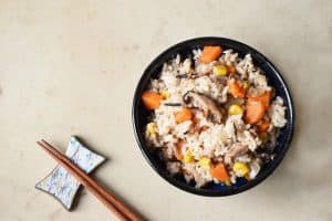 Takikomi Gohan (炊き込みご飯) – jednogarnkowe danie z ryżem i tuńczykiem