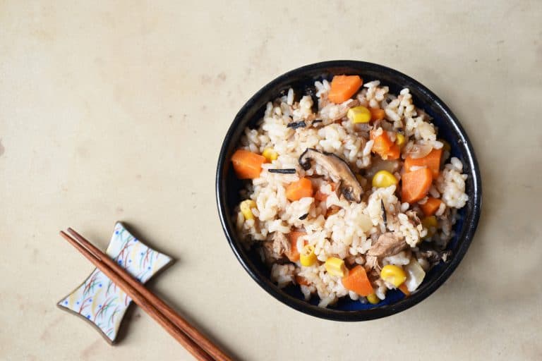 Takikomi Gohan (炊き込みご飯) – jednogarnkowe danie z ryżem i tuńczykiem