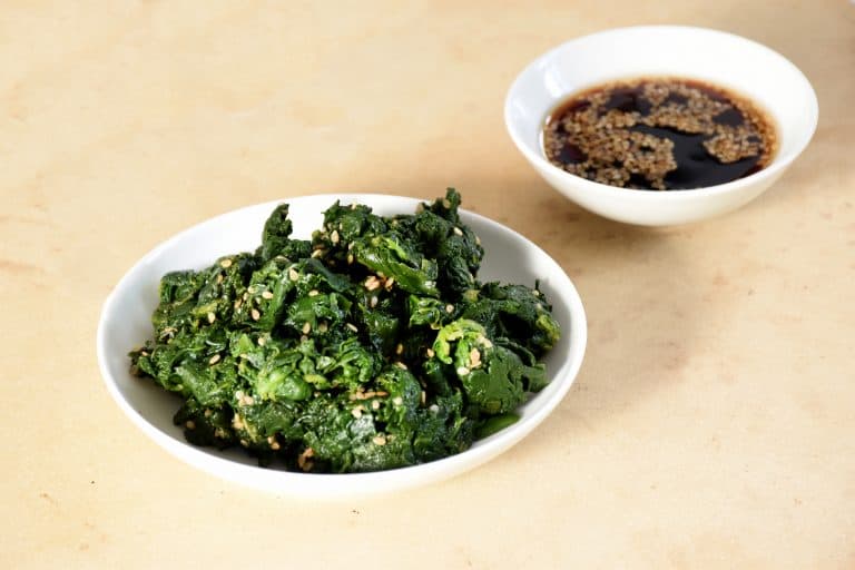 Horenso no goma-ae (ほうれん草の胡麻和え) – szpinak z dressingiem sezamowym