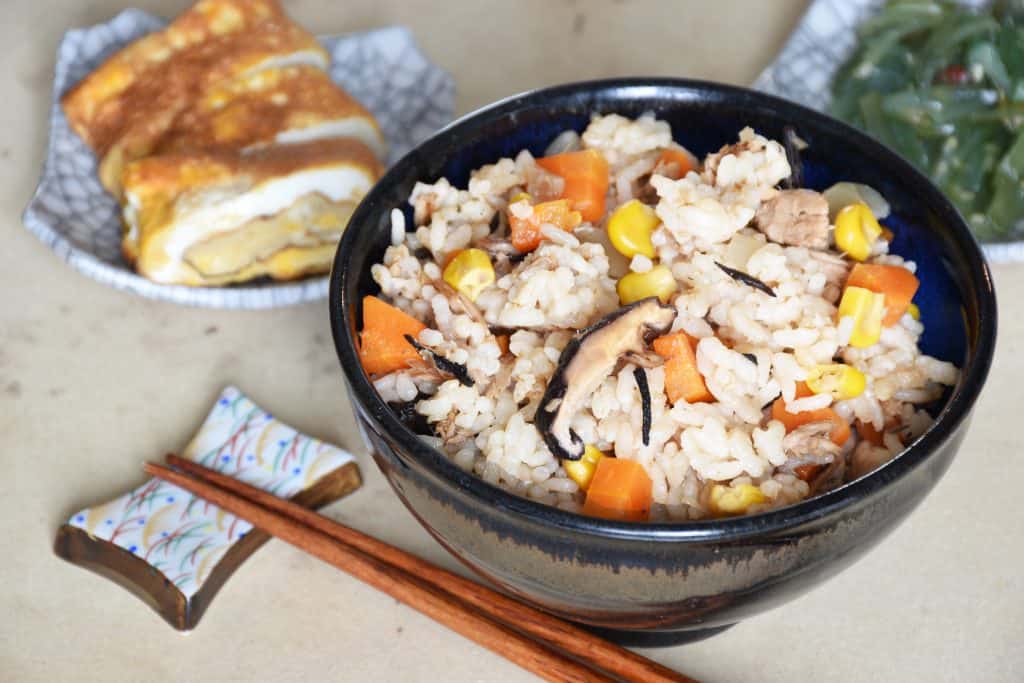 Takikomi Gohan (炊き込みご飯) – jednogarnkowe danie z ryżem i tuńczykiem