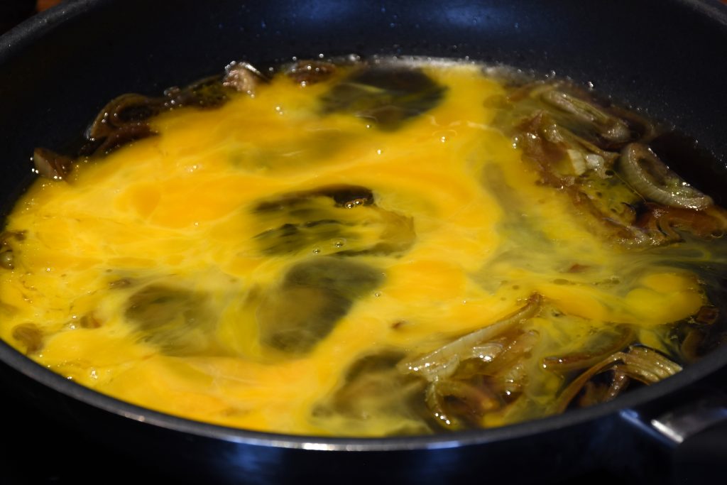 Tamagodon (玉子丼) – wegetariańska wersja dania Oyakodon (親子丼)