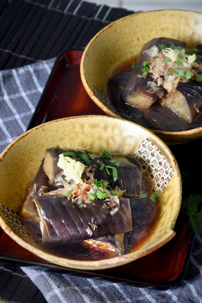 Agedashi nasu (揚げ出しなす) – smażony bakłażan na zimno
