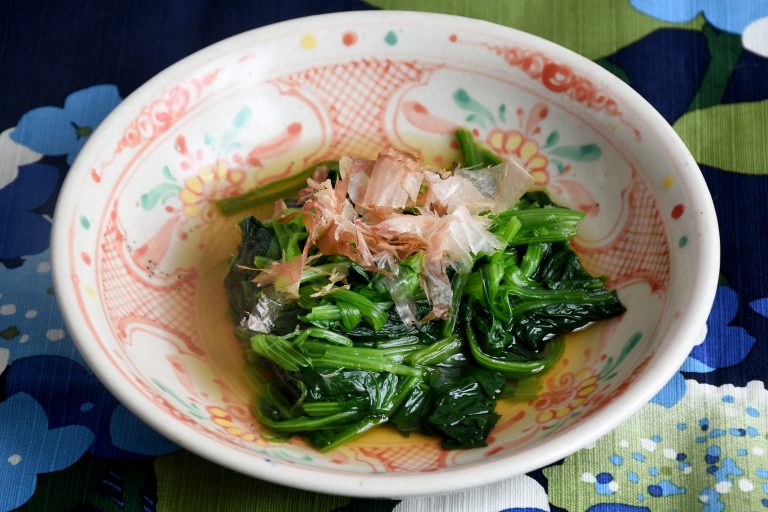 Horenso no Oshitasi (ほうれん草のお浸し) – przystawka ze szpinaku